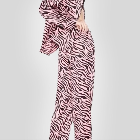 ASOS Pink Black Zebra Print Pajama Set – Wildly Chic & Comfy - Size 2 - Picture 1 of 8